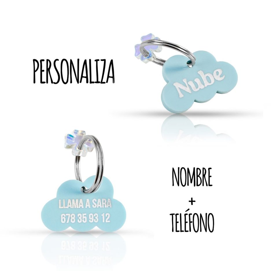 Chapas en forma de nube de metacrilato azul con opción de personalización a través del grabado de nombre y teléfono para mascotas