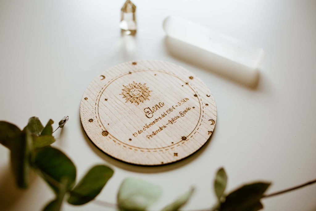 Carta Natal personalizada grabada en madera