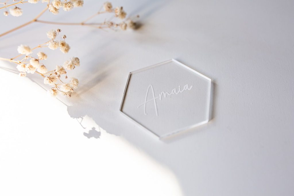 Marca sitios de metacrilato transparente modelo Hexa Clear