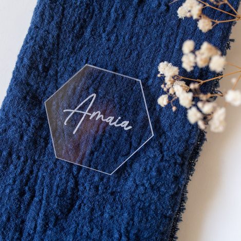 Marca sitios hexagonal personalizado de metacrilato transparente con nombre grabado en láser